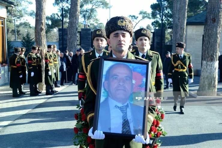 Milli Qəhrəman Şahin Tağıyev dəfn olundu - FOTO