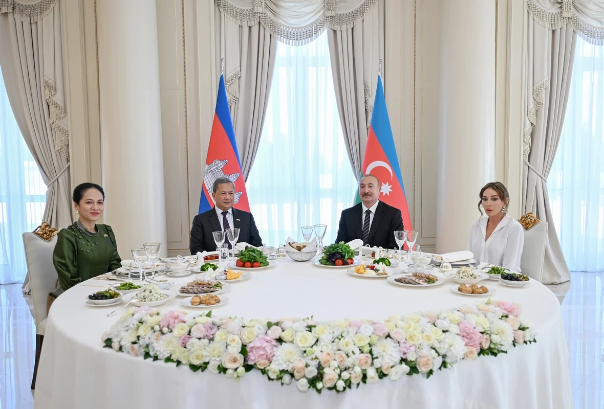 İlham Əliyevin adından Kamboca baş nazirinin şərəfinə rəsmi nahar verilib - FOTO