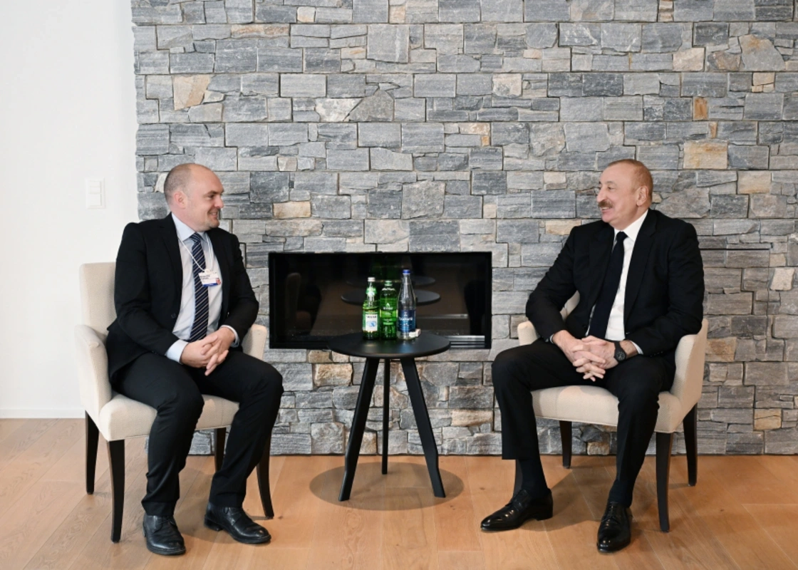 Prezident İlham Əliyev Davosda “Vestas Wind Systems” şirkətinin nümayəndəsi ilə görüşüb