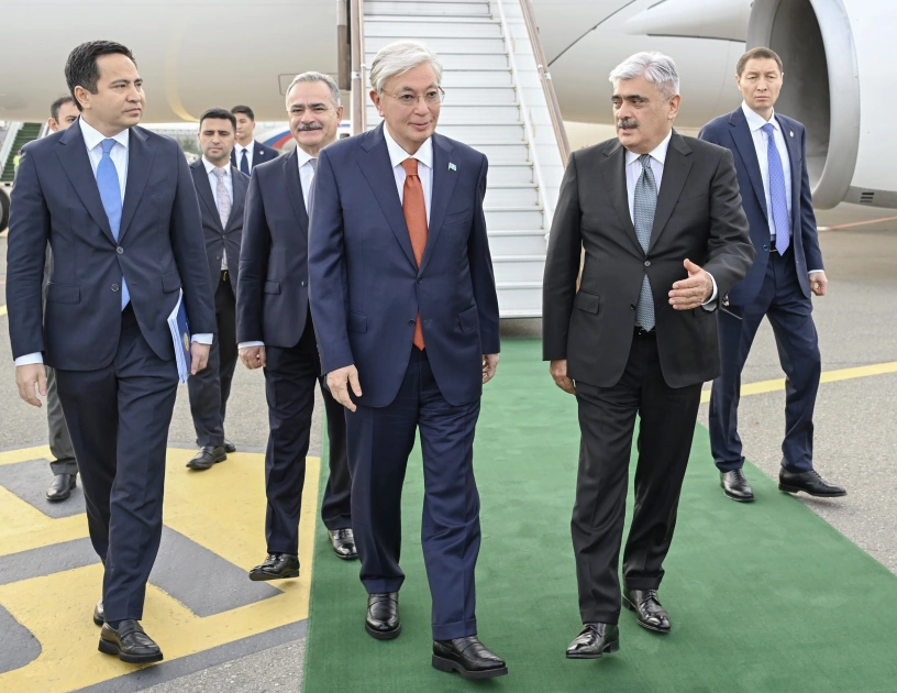 Qazaxıstan Prezidenti Azərbaycana səfərə gəlib - FOTO