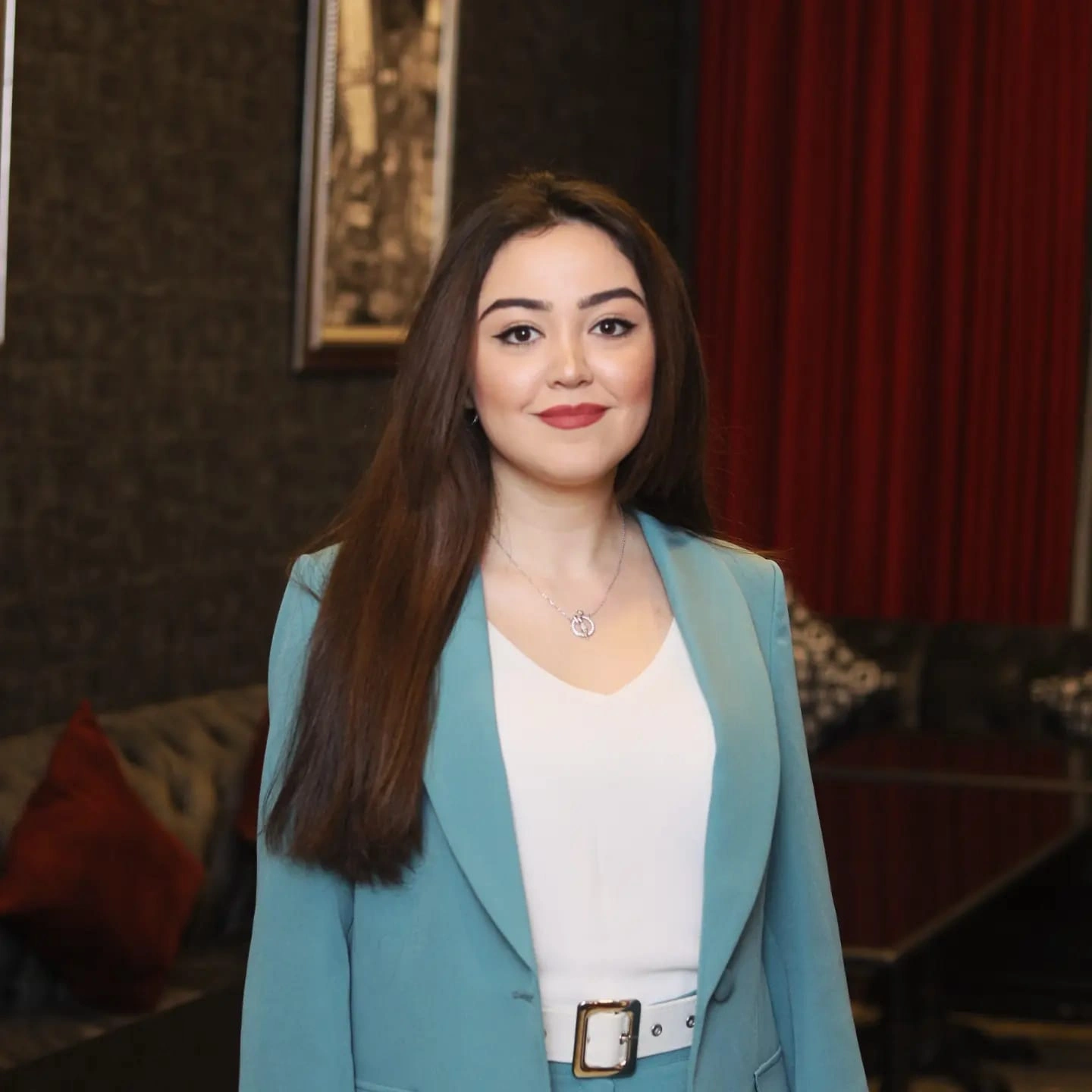 “Universiteti bitirən gənclər teatrlarda iş tapmır, məni bu sənətə anam yönəldib” - FOTO+ÖZƏL