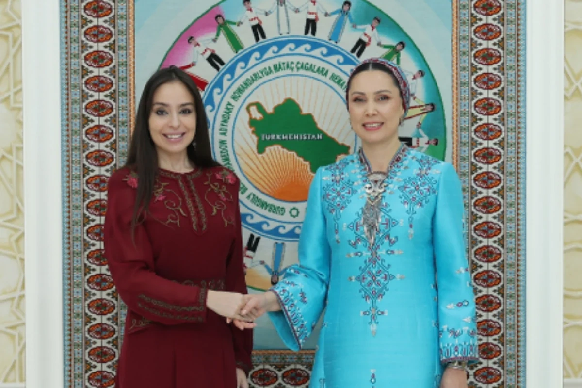 Leyla Əliyeva Arkadağ şəhərində Oğulcahan Atabayeva ilə görüşüb - FOTO