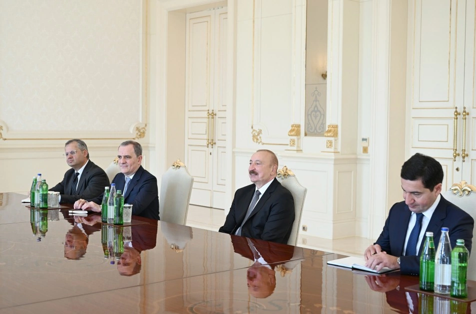 İlham Əliyev ABŞ Senatının Xarici Əlaqələr Komitəsinin üzvünü qəbul etdi - FOTOLAR