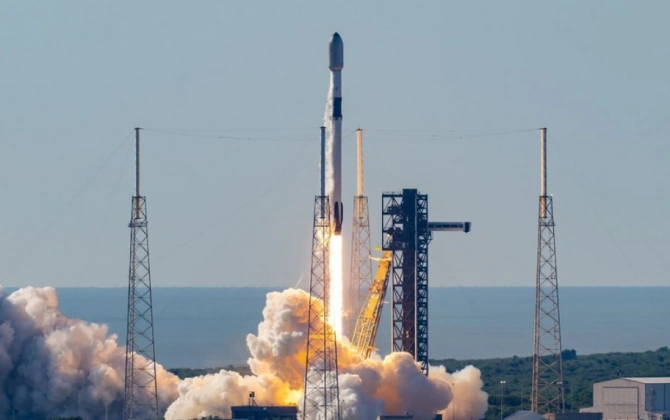 "SpaceX" "Starlink" internet peyklərindən ibarət onlarla qrupu orbitə çıxarıb