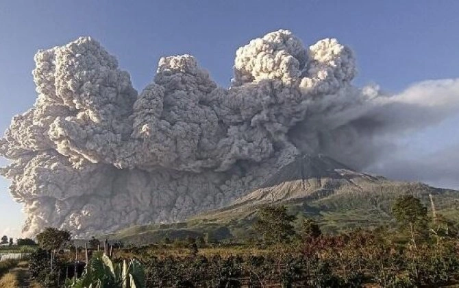 İtaliyada Etna vulkanı yenidən aktivləşdi