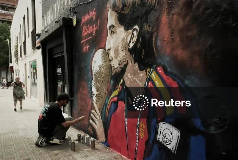 Ferranın ikonik anı İspaniya küçələrini bəzədi - FOTO