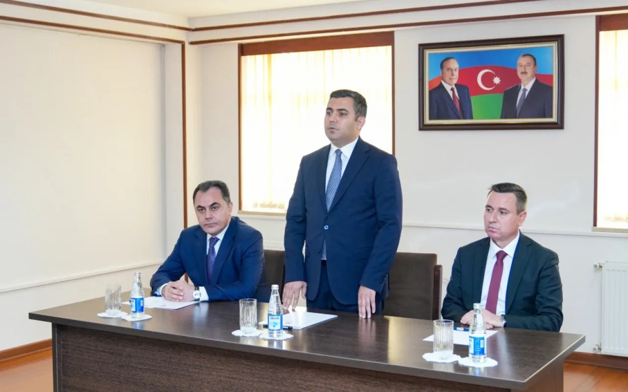 Yeni nazir kollektivə təqdim edildi - FOTO