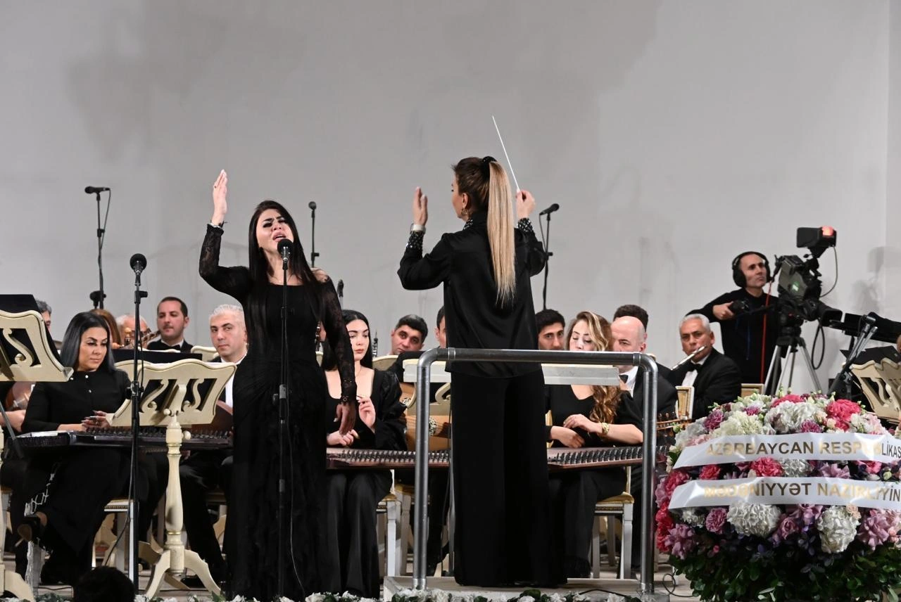 Xalq şairi Fikrət Qocanın 90 illiyinə həsr olunan konsert keçirildi - FOTOLAR
