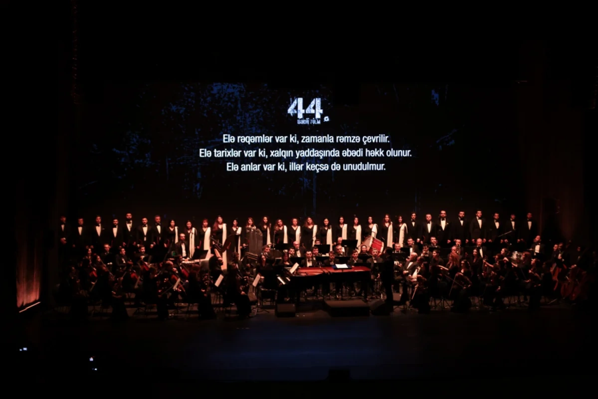 "44" bədii filminin premyerası baş tutub: Arzu Əliyeva və Alyona Əliyeva təqdimatda iştirak ediblər