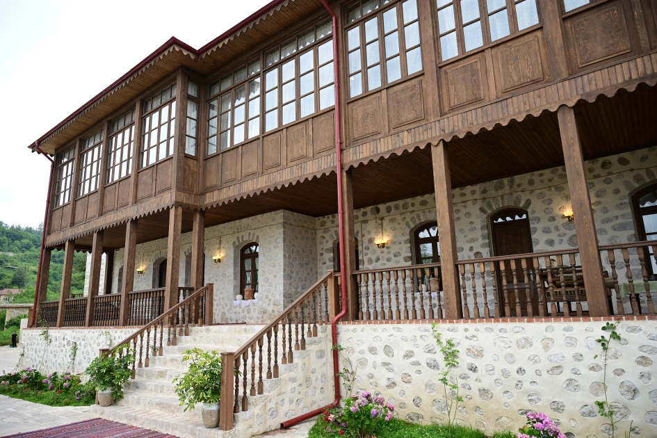 Prezident İlham Əliyev Şuşada “Yasəmən” hotelinin yeni korpusları ilə tanış olub
