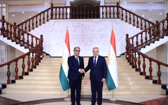 Azərbaycan səfiri etimadnaməsinin surətini Tacikistanın XİN rəhbərinə təqdim edib