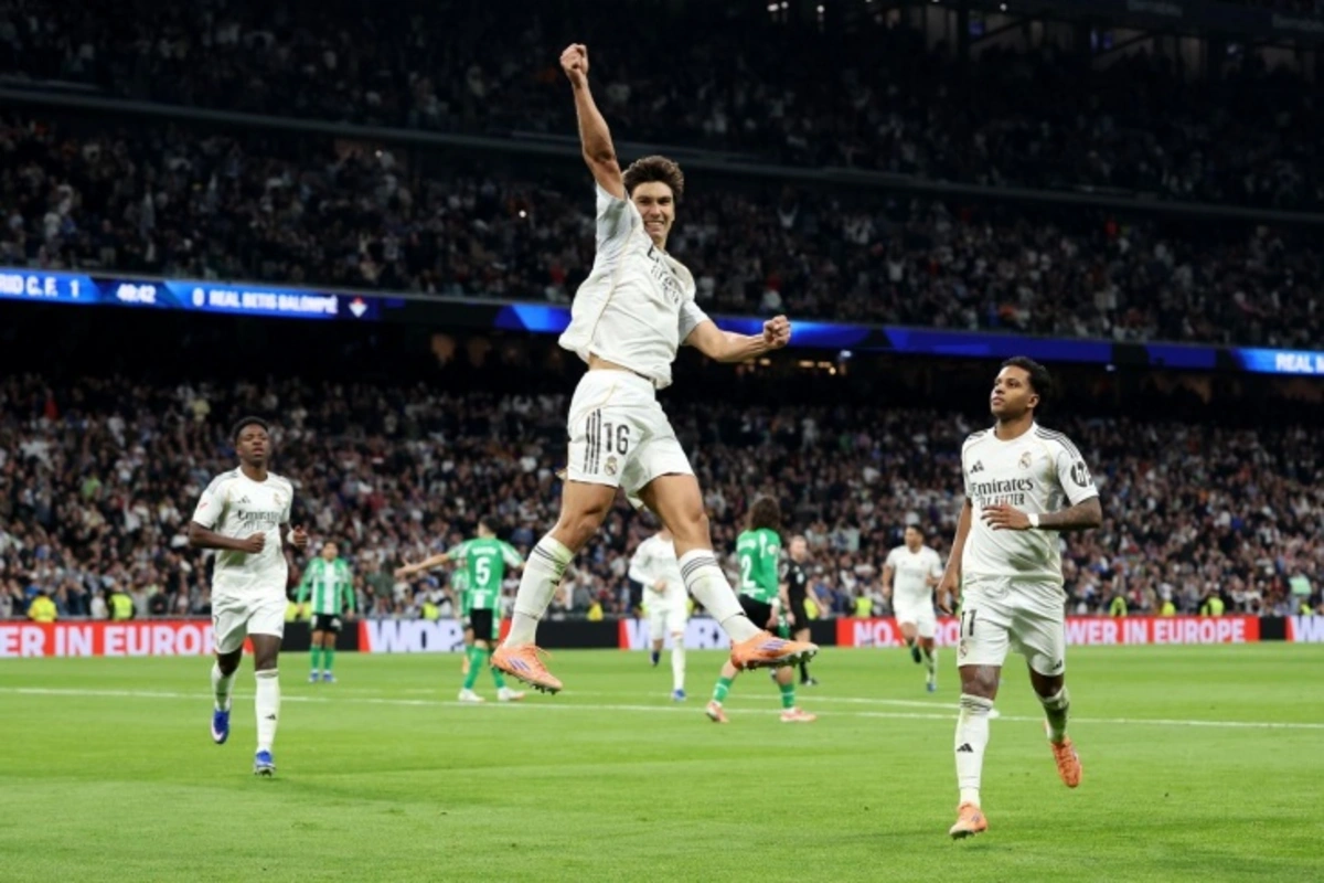 "Real Madrid" "Betis"i darmadağın etdi