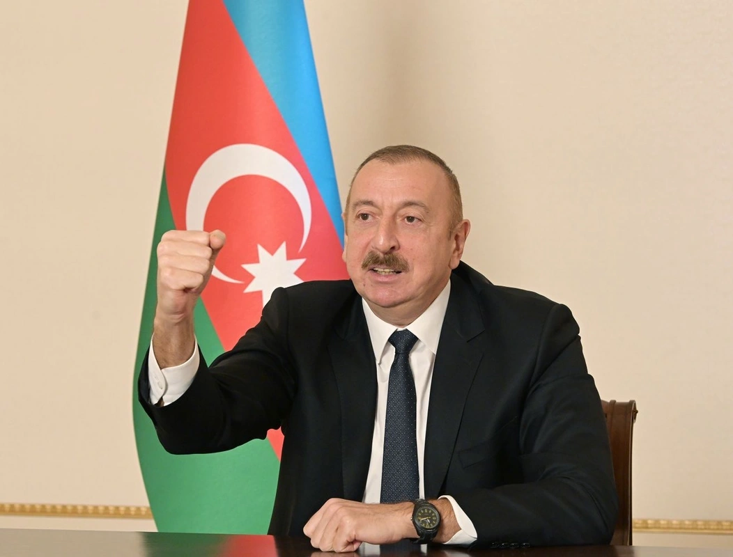 İlham Əliyev: "Bizim iradəmizə qarşı çıxanın başı əziləcək"
