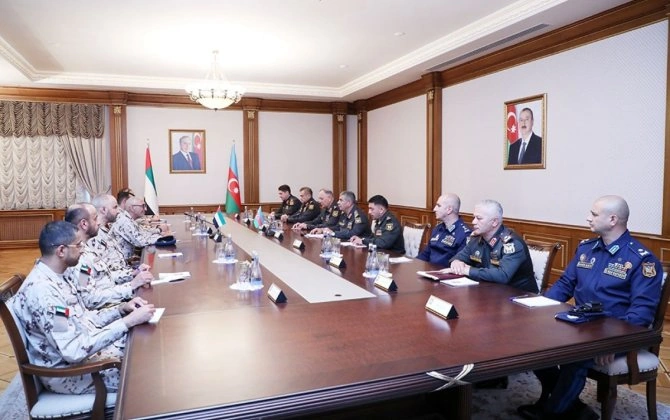 Azərbaycan və BƏƏ arasında hərbi əməkdaşlıq müzakirə olunub