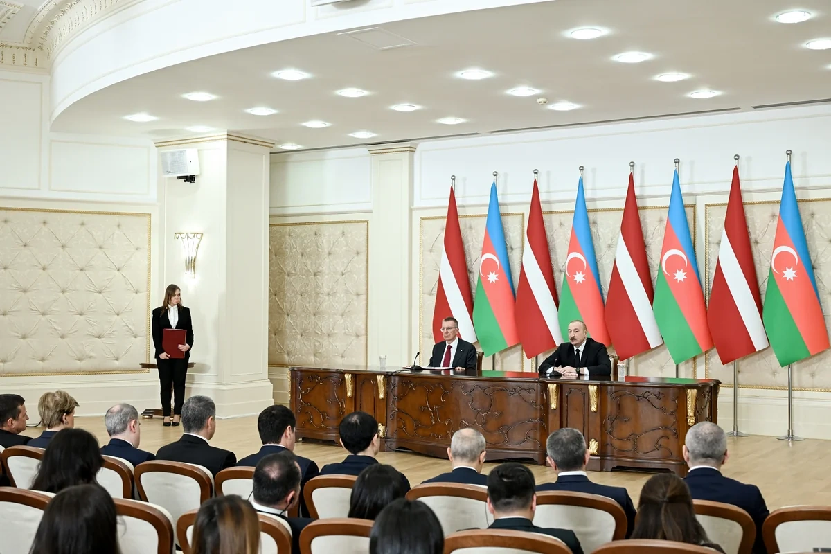 Azərbaycan və Latviya Prezidentləri mətbuata bəyanatlarla çıxış ediblər - YENİLƏNİB + FOTO