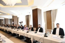 Azərbaycan və Ermənistan nümayəndələrinin iştirakı ilə dəyirmi masa keçirilir - FOTO