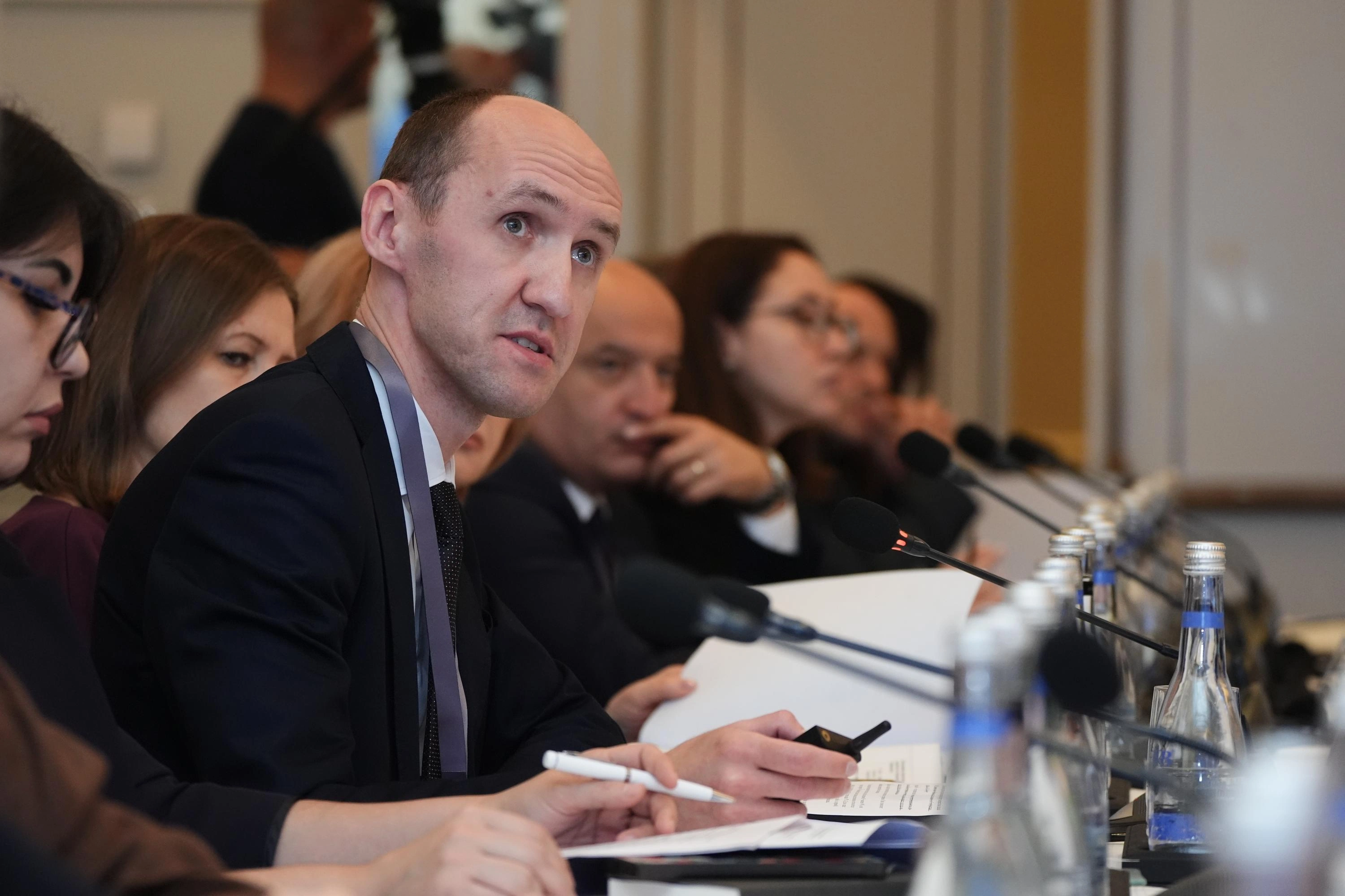 “Aktiv və sağlam uzunömürlülük: dövlət siyasəti və sosial innovasiyalar” mövzusunda dəyirmi masa keçirildi - FOTO