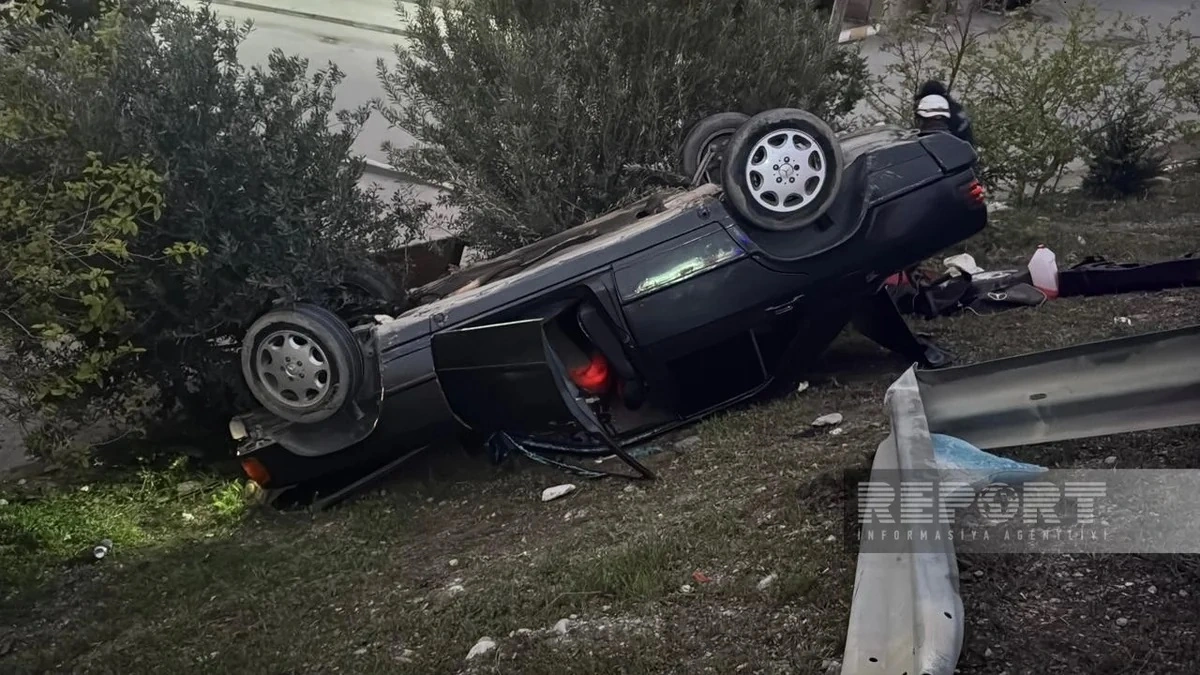 Tağıyev qəsəbəsində avtomobil aşdı, ölən var - FOTO