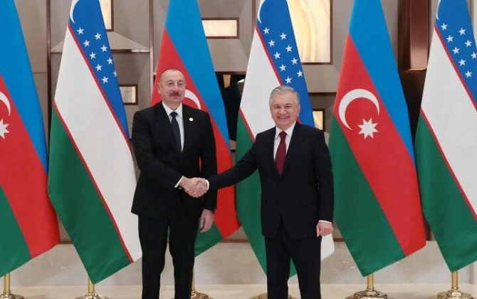 İlham Əliyev Özbəkistan Prezidentini təbrik etdi