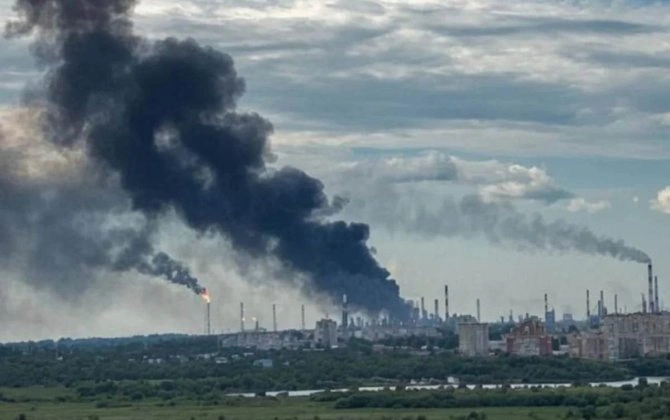 Ukrayna Rusiya ərazisində Omsk NEZ-in vurulduğunu bildirib