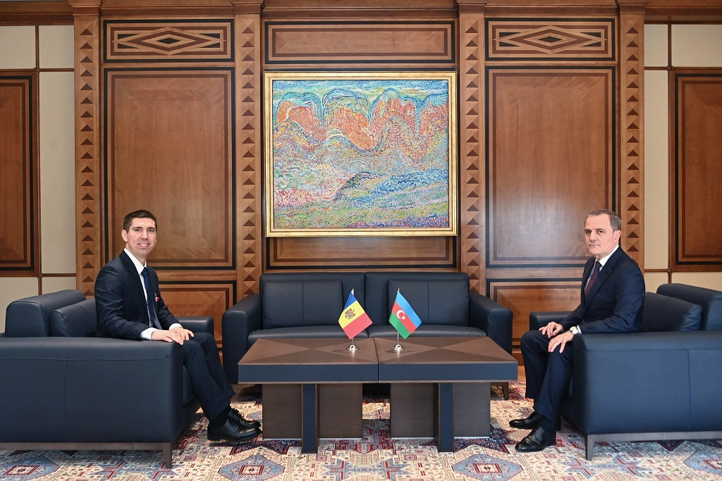 Azərbaycan və Moldova XİN başçıları arasında geniştərkibli görüş keçirilib - YENİLƏN-İB+FOTO