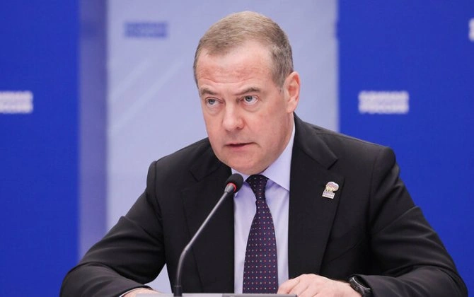 Medvedev: Ermənistanın Qərbin diktəsindən qurtulması çətin olacaq