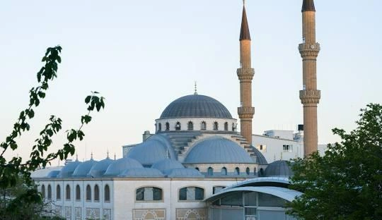 Türkiyənin Məkkəsi: Tövbə üçün milyonların axın etdiyi kənd