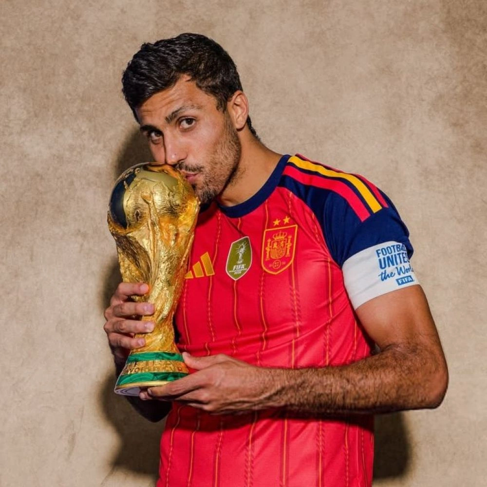 "Real Madrid" daha bir dünya çempionunu transfer edir - FOTO