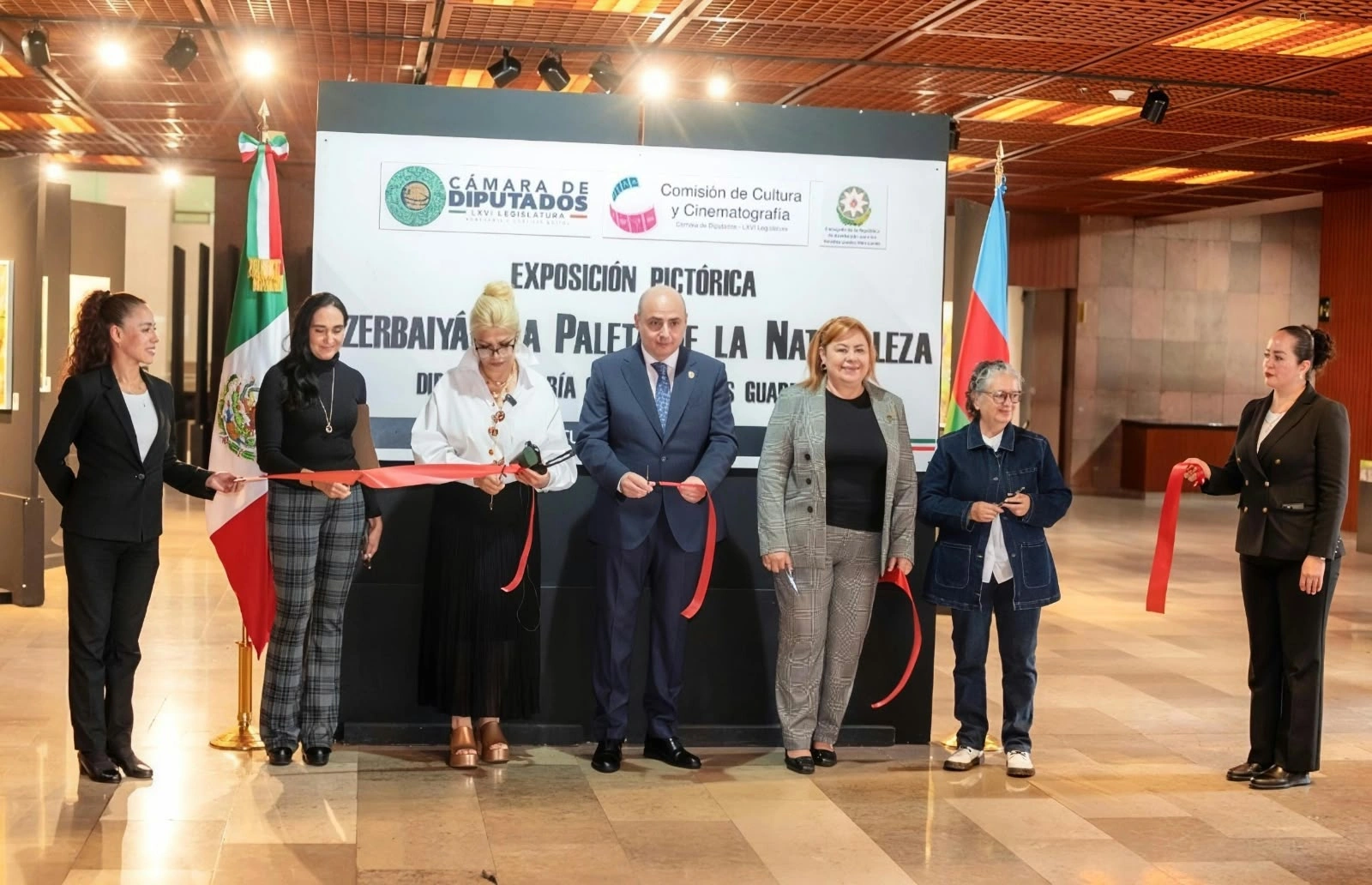 Azərbaycan qadını dünyada iz qoyur - Mehriban Alışovanın Meksikada sərgisi baş tutdu - FOTOLAR