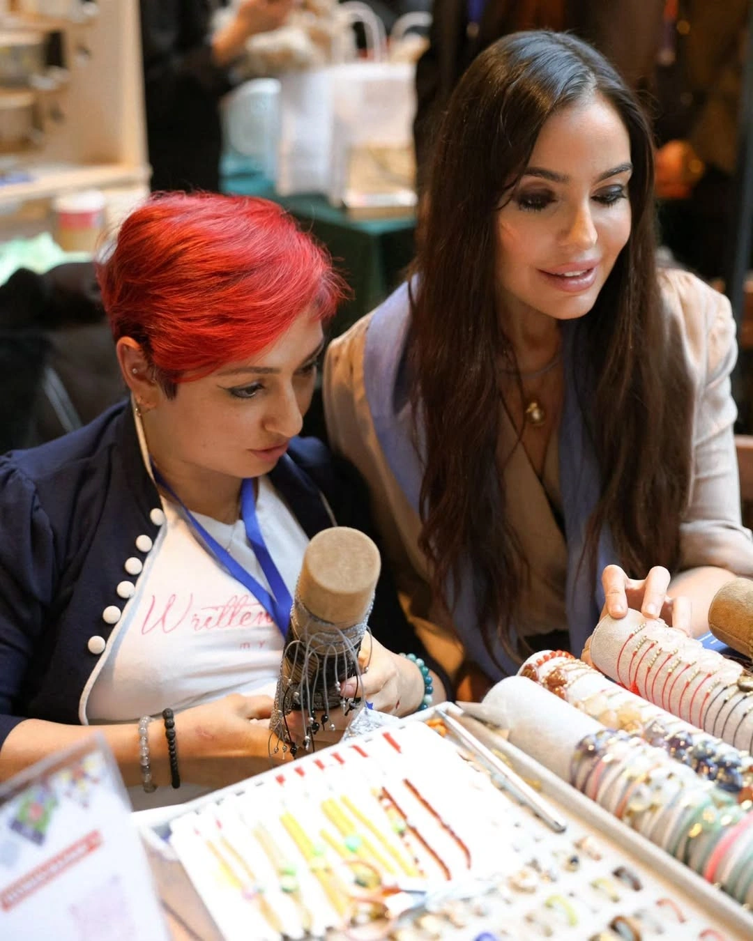Prezidentin qızları və gəlini "Woman Bazaar" festivalında - FOTOLAR