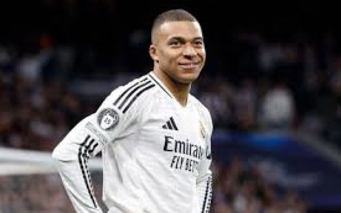 Mbappe "Real Madrid"də və millidə unudulmaz matçlarından danışdı