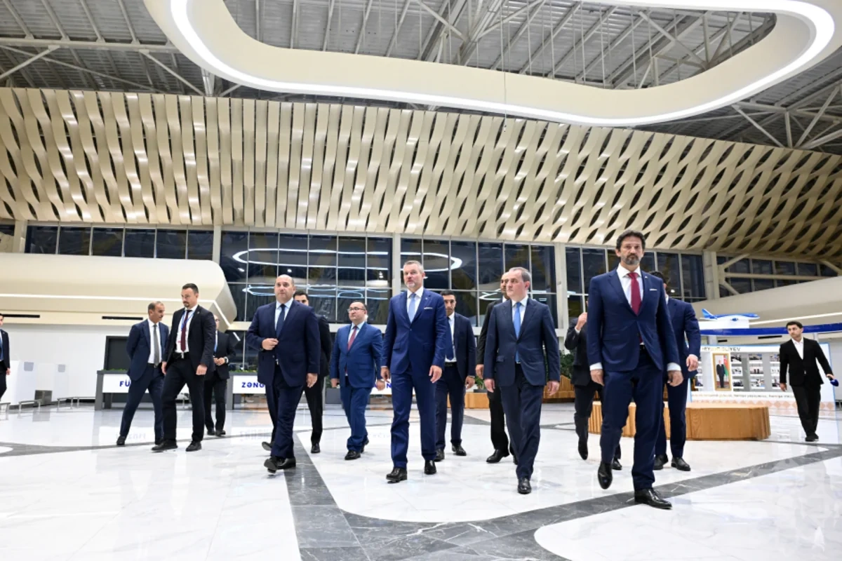 Slovakiya prezidenti Füzuli aeroportundan təyyarə ilə Bakı şəhərinə yola düşüb - FOTO