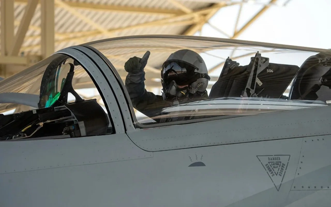 Pilotlarımız çətin döyüş manevrləri üzrə tapşırıqlar yerinə yetiriblər - FOTOLAR