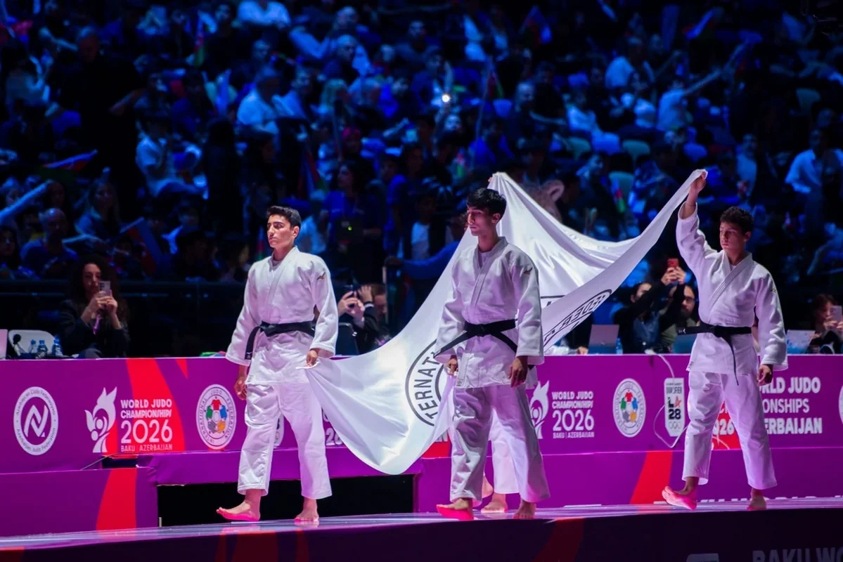 Cüdo üzrə dünya çempionatının bayrağı Qazaxıstana təhvil verilib - Foto