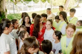 Leyla Əliyeva Qəbələdə fərdi sərginin açılışında və ağacəkmə aksiyasında iştirak edib - FOTO