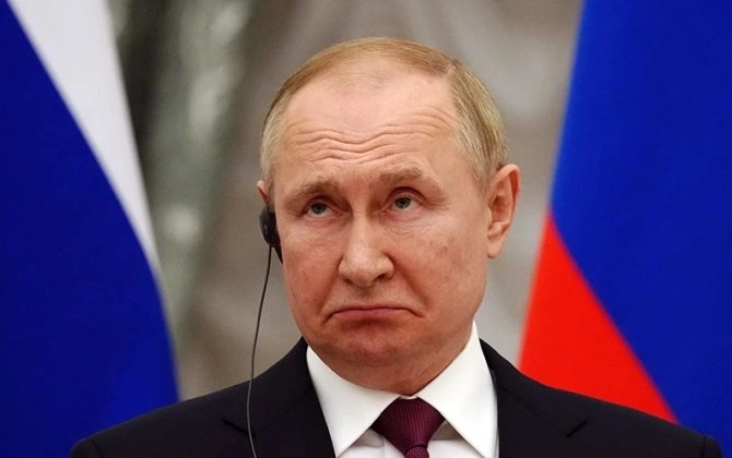 "Putinə inam sarsılır: Rusiya elitasında fəlakət qorxusu artır" - "The Guardian"