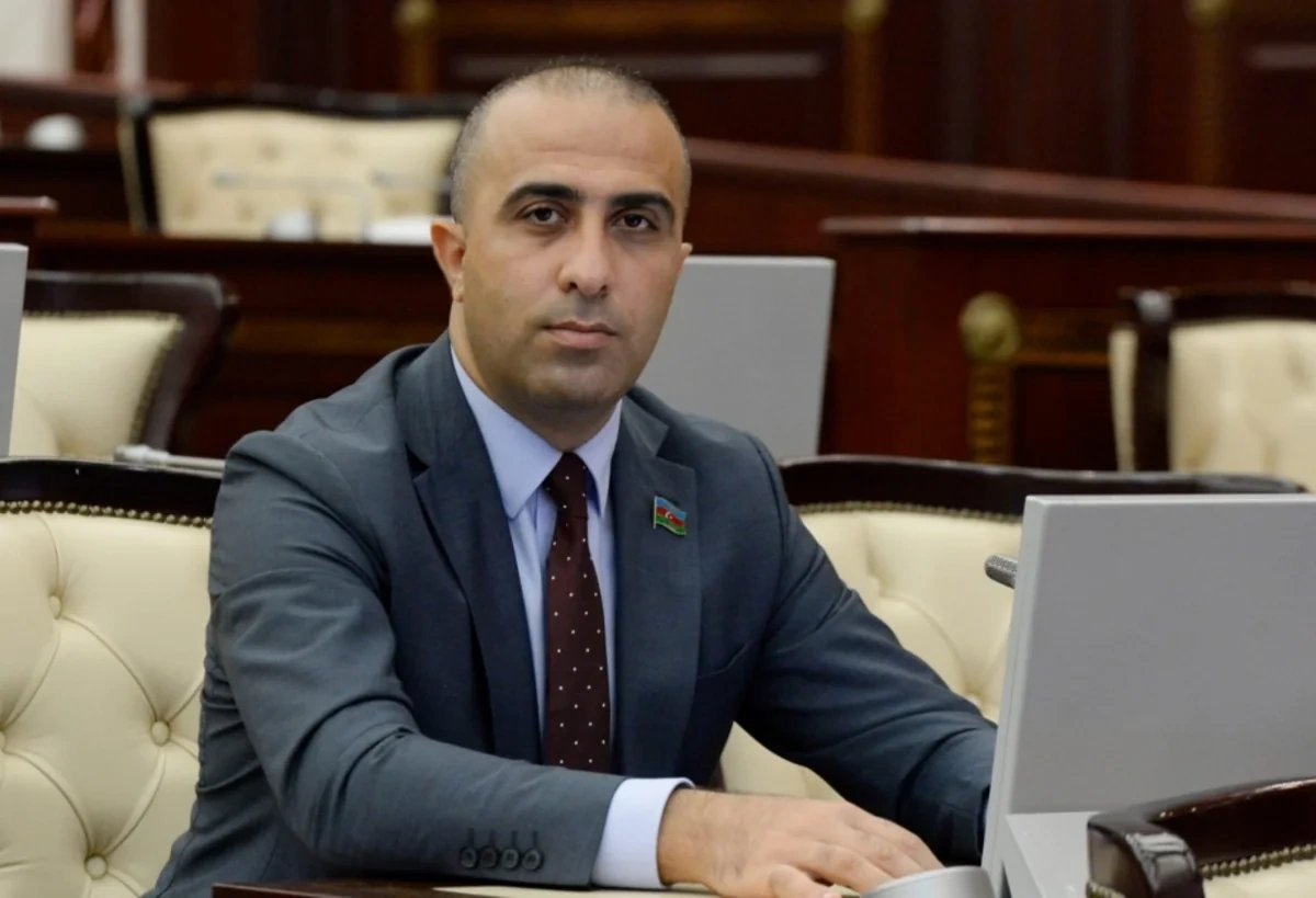 Kliklə başlayan risk: uşaqları kim böyüdür - valideyn, yoxsa sosial media? - ARAŞDIRMA