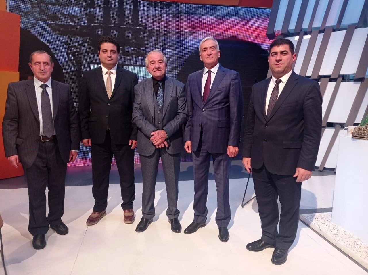 Seyran Səxavət dünyası