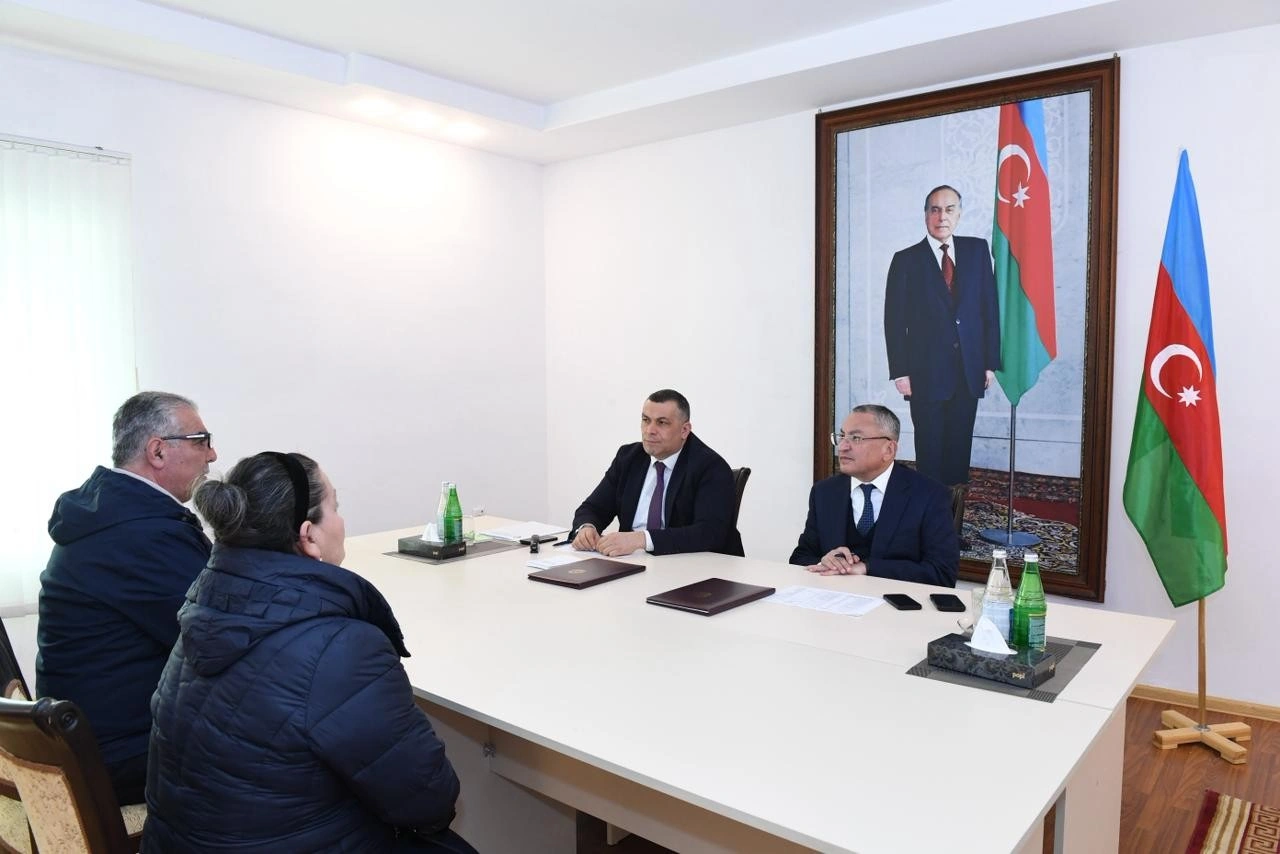 Rövşən Rzayev keçmiş məcburi köçkünlərin müraciətlərini dinlədi - FOTOLAR