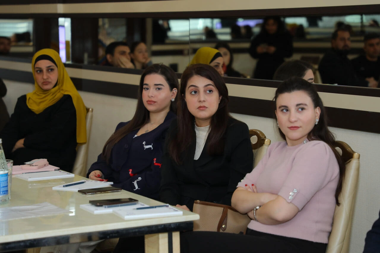 “Mediada Azərbaycan dili” mövzusunda ilk təlimlər keçirildi - FOTO
