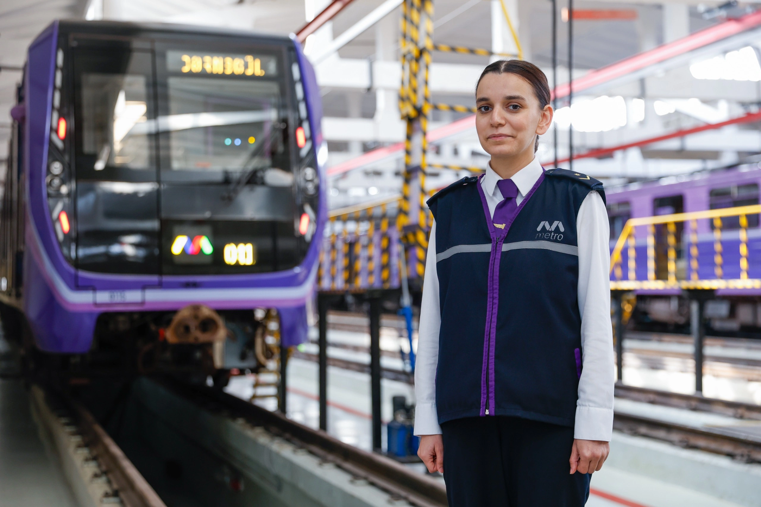 Bakı metrosunda daha bir qadın maşinist kimi fəaliyyətə başlayıb - FOTOLAR