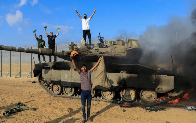 "Hizbullah" bir sutkada İsrailin 12 tankını vurduğunu iddia etdi...