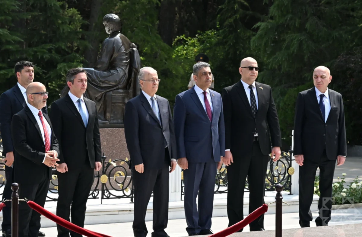 Fələstin dövlətinin baş naziri Fəxri xiyabanı ziyarət etdi - FOTO