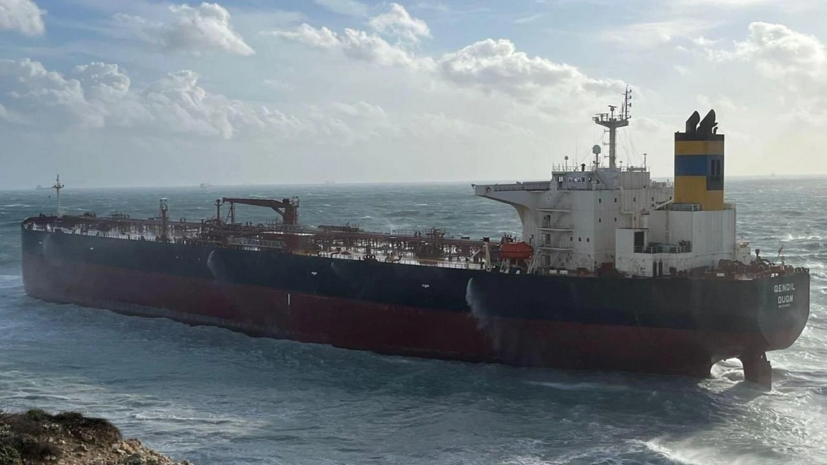 Ukrayna tərəfindən vurulan tanker Türkiyə sahillərində saya oturdu