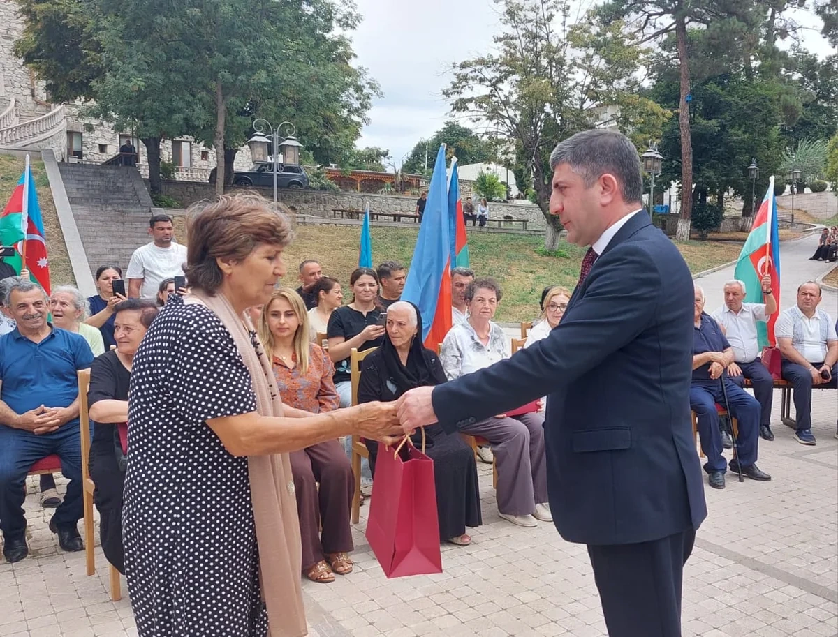 Növbəti köç karvanı Xankəndi şəhərinə çatdı, açarlar təqdim olundu - FOTOLAR