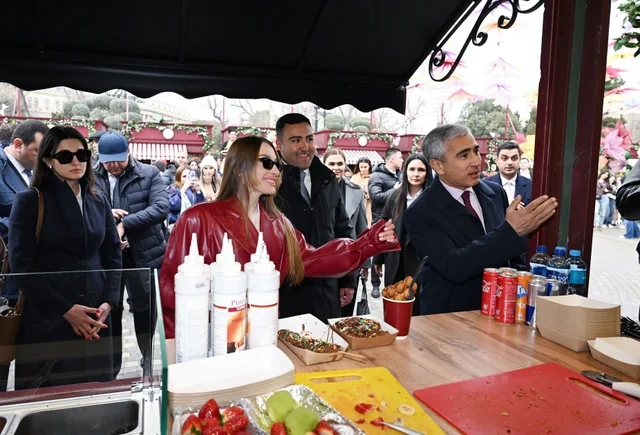 Alyona Əliyeva Novruz yarmarkasını ziyarət edib