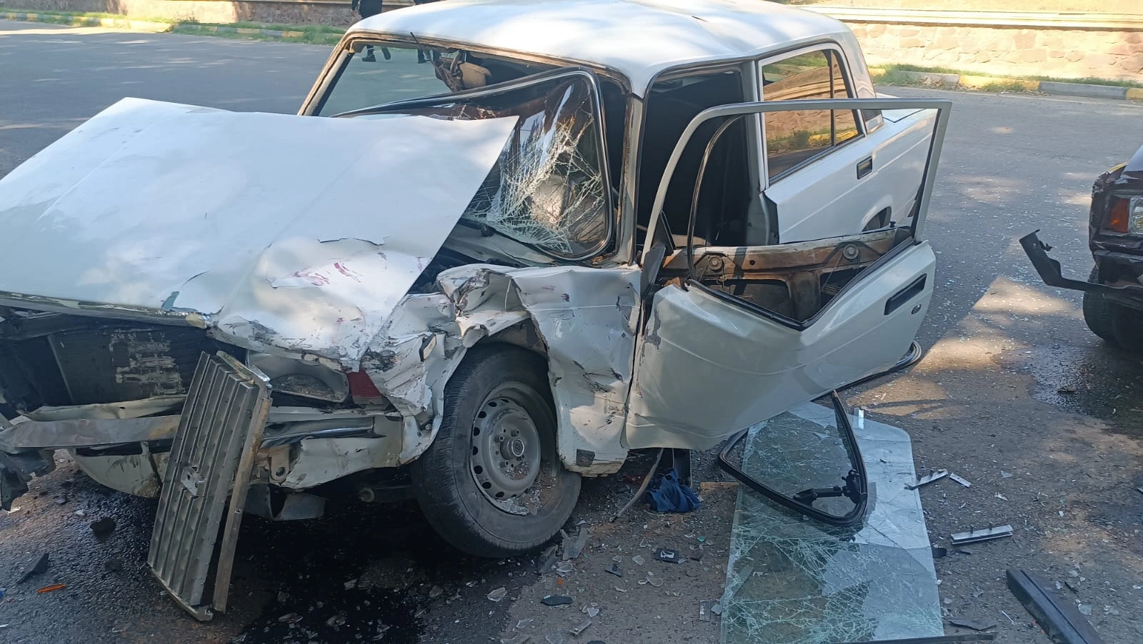 Tovuzda iki VAZ-2107 toqquşub, sürücü xəsarət alıb - FOTO/VİDEO