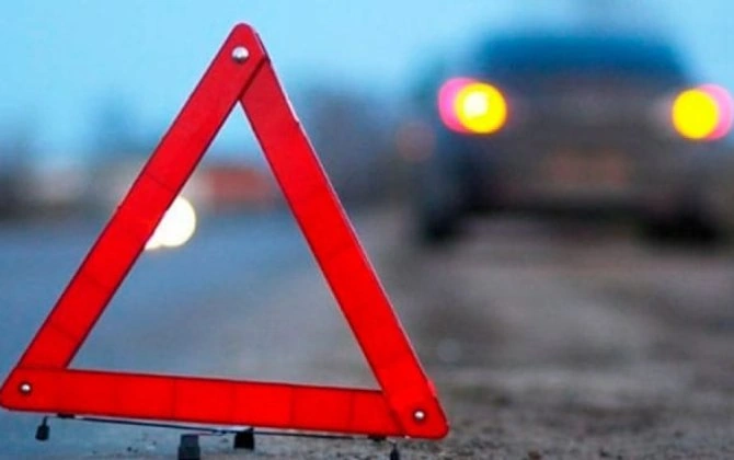 Yevlaxda maşın motosikletlə toqquşdu - Sürücü öldü