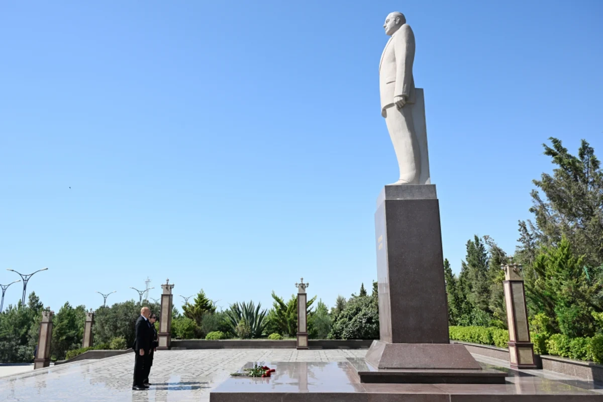 İlham Əliyev Hərbi Dəniz Qüvvələrində oldu - FOTOLAR