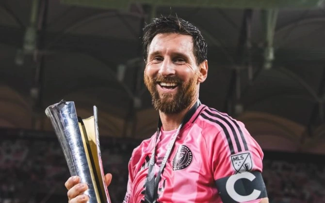 Messi titulların sayına görə dünya rekordunu yenilədi